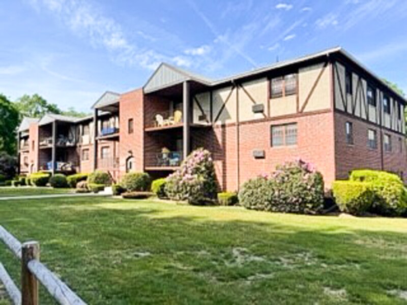 Primary Photo - 99 Elmwood Park