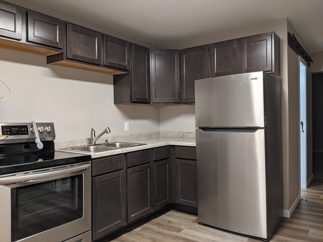 301 N Central St Unit 1, Gilman, IL 60938 Apartments in Gilman, IL