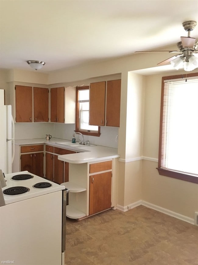 Building Photo - 3 br, 1 bath House - 1437 Berrywood Ln