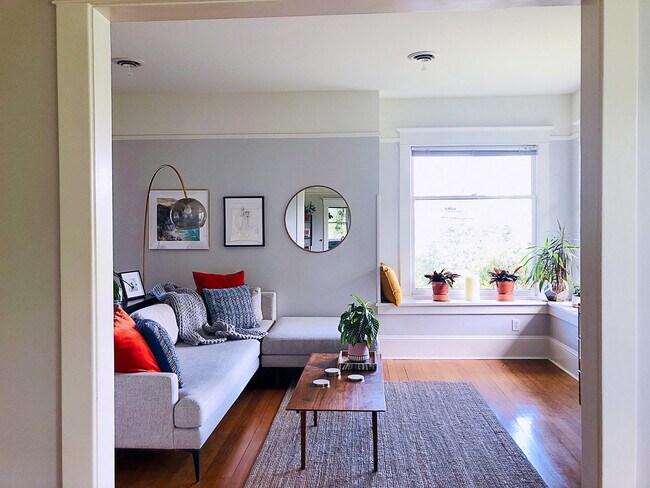 Foto del edificio - 219 Howe Street upper