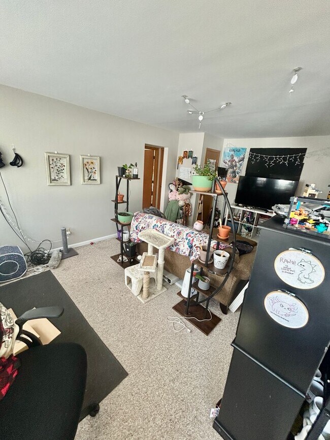 Foto del edificio - Available September! - 1 Bed 1 Bath Apartment