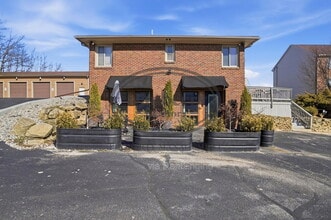 Building Photo - 1133 N Byrne Rd