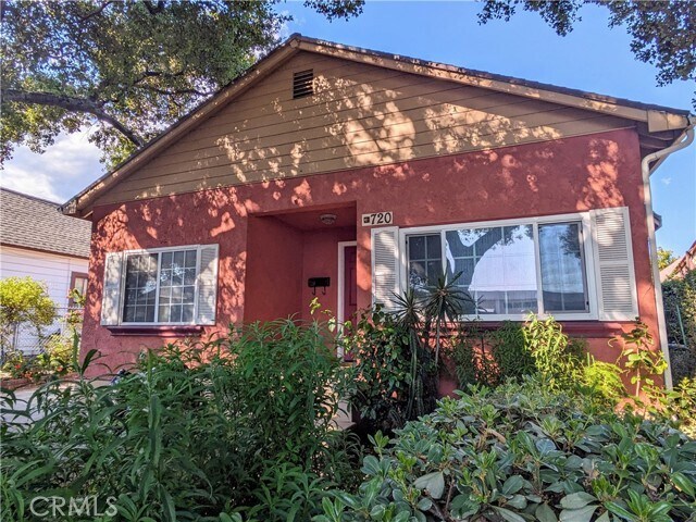 Primary Photo - 720 Manzanita Ave