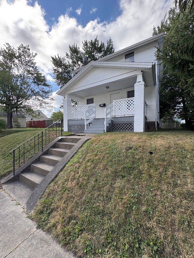 Building Photo - 1210 17th St NE