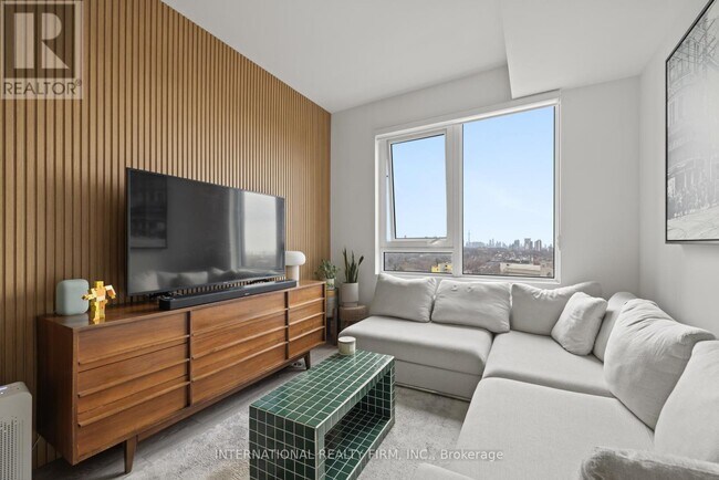 Building Photo - 2020 Bathurst St