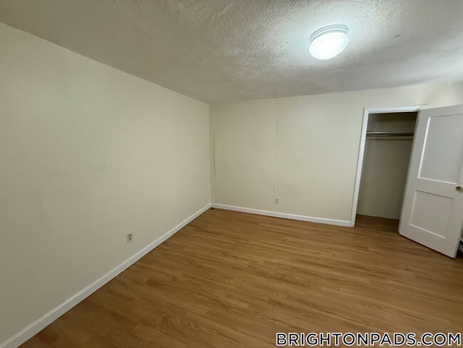 Building Photo - 119 Sutherland Rd