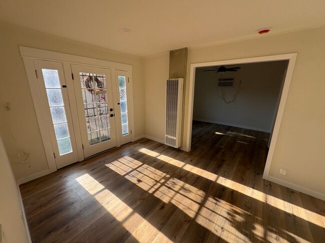 Building Photo - 4426 1/2 Lockwood Avenue