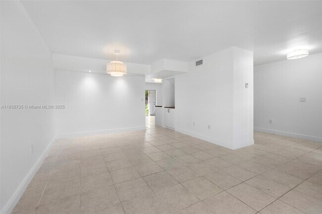 Building Photo - 10350 SW 154th Cir Ct