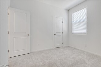 Building Photo - 4225 Zilker Pk Ave