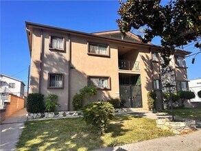Building Photo - 1413 S Almansor St