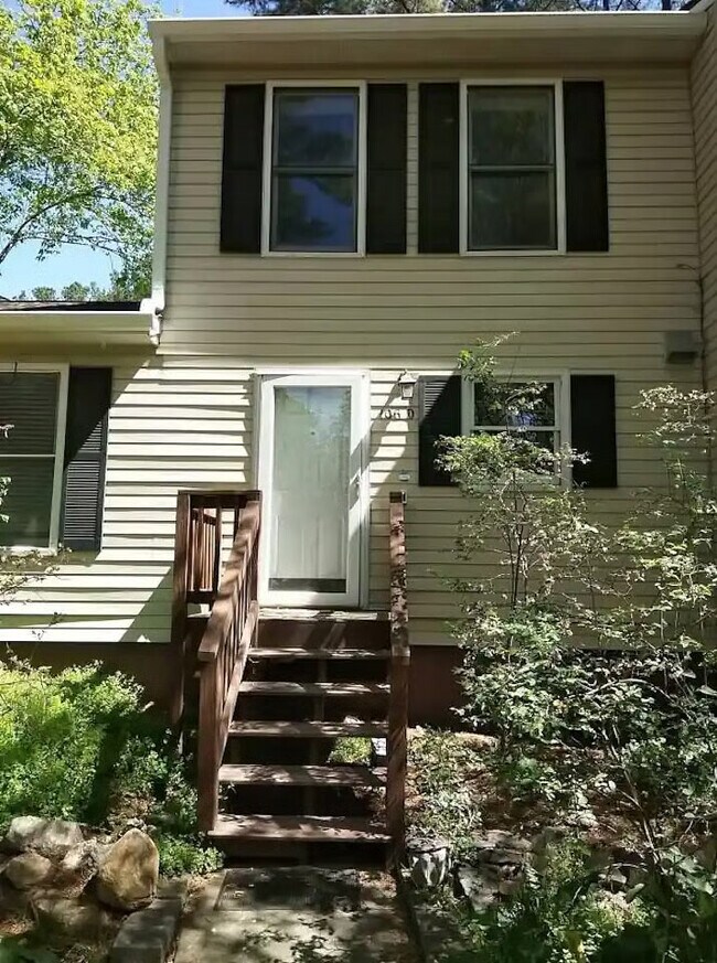 Building Photo - 106 Weatherstone Dr