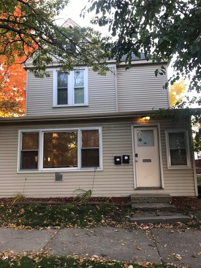 Front of house - 3016 Harriet Ave