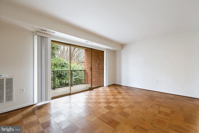 Foto del edificio - 876 College Pkwy