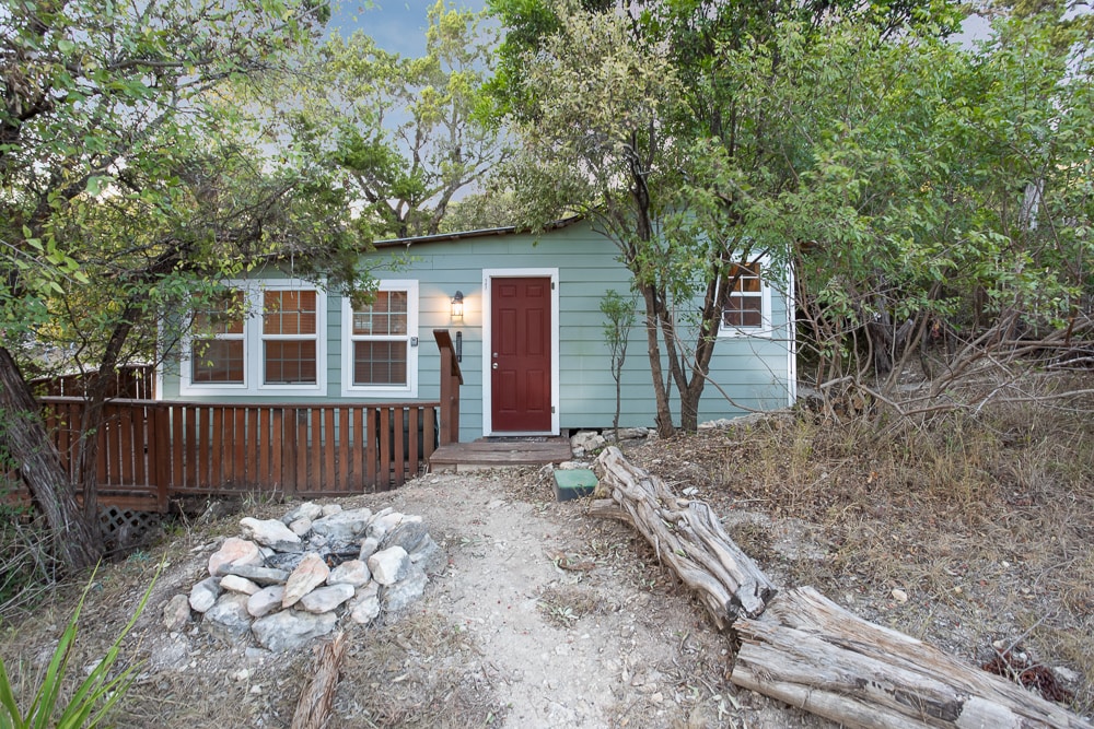 147 Choctaw Trl, Lakehills, TX 78063 House Rental in Lakehills, TX