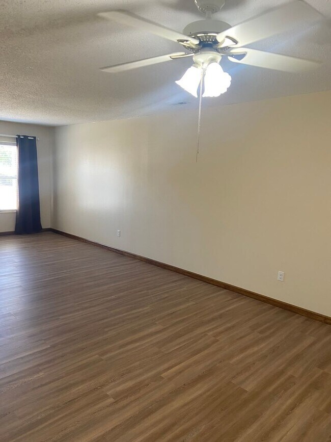 Foto del edificio - 2 Bed 1 Bath home in Valley Park, MO 63088...