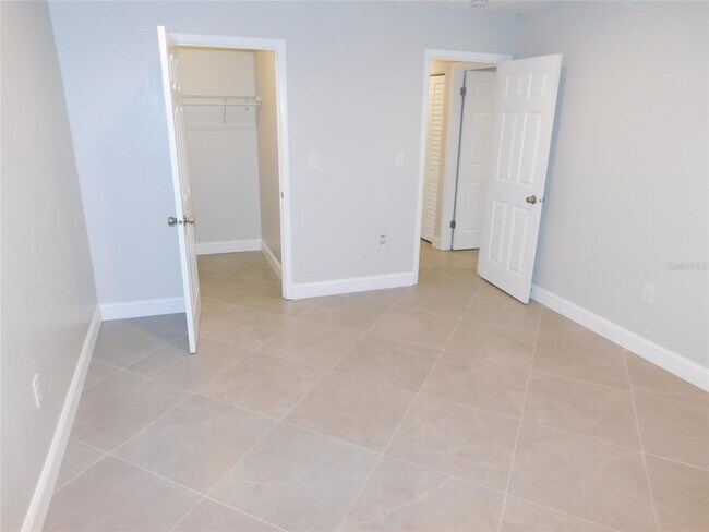 Foto del edificio - 5815 Erin Ln S