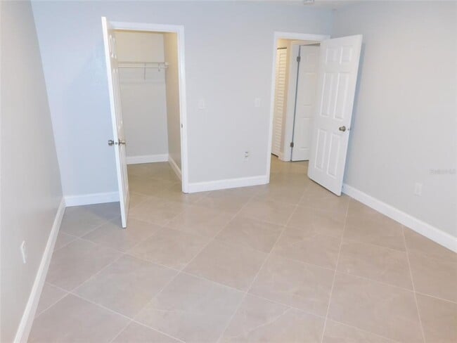 Building Photo - 5815 Erin Ln S