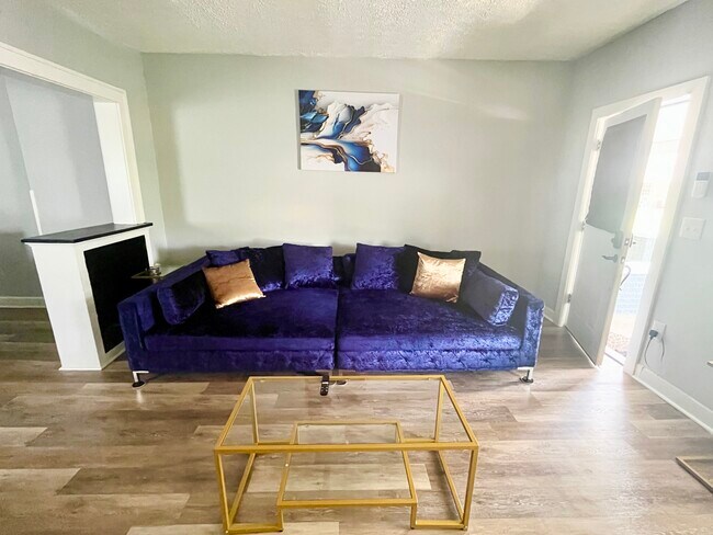 Foto del edificio - 645 Eastern Ave