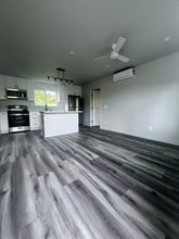 Building Photo - 1457 Knollwood Pl