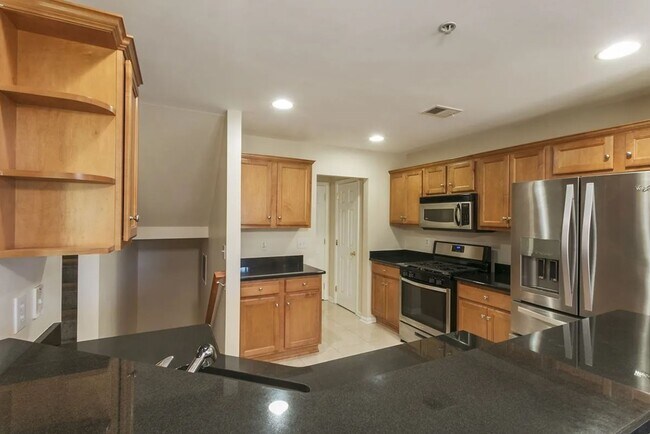 Kitchen - 13 Bayside Dr