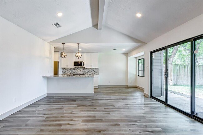 Building Photo - 23034 Spring Willow Dr