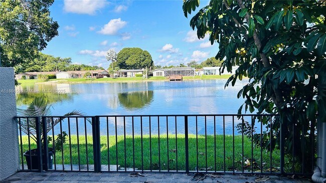 Foto del edificio - 1666 NW 113th Way