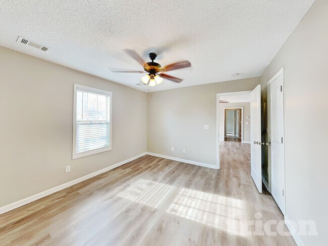 Foto del edificio - 106 White Creek Loop