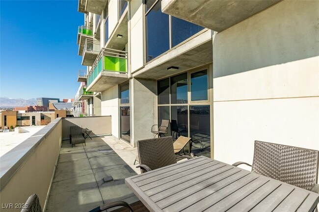 Foto del edificio - 353 E Bonneville Ave