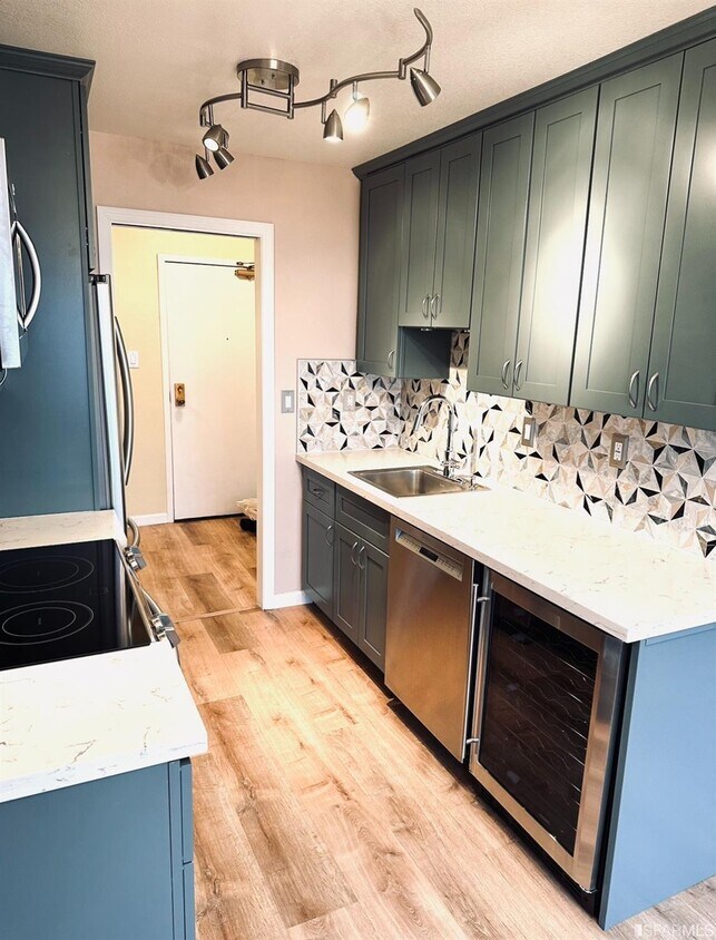 Foto principal - 5177 Diamond Heights Blvd