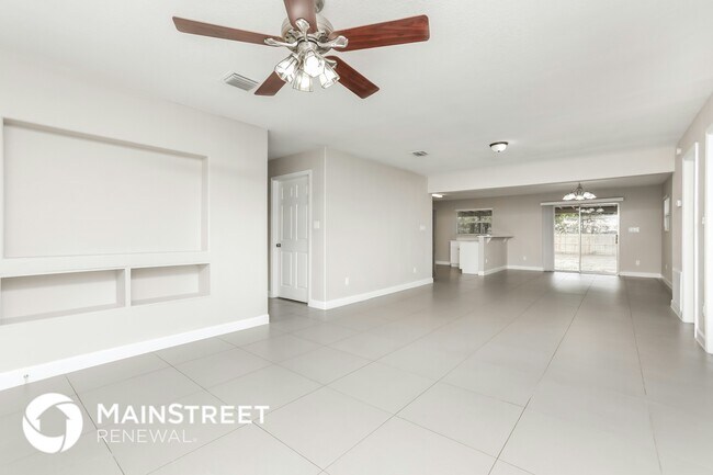 Building Photo - 7733 Range Dr