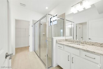 Building Photo - 14008 Hunter Oak Dr