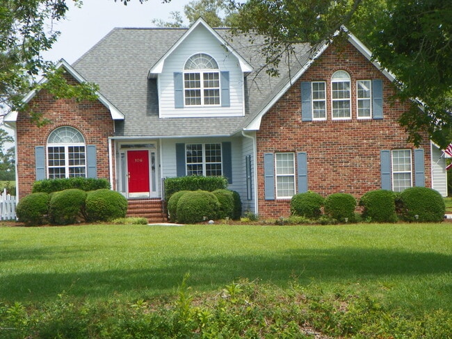 Building Photo - 106 Sound View Dr