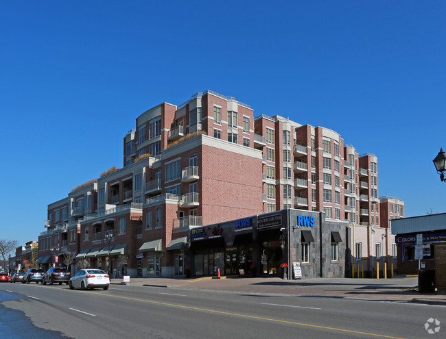 Building Photo - Tridel Renaissance Of Historic Richmond Hill