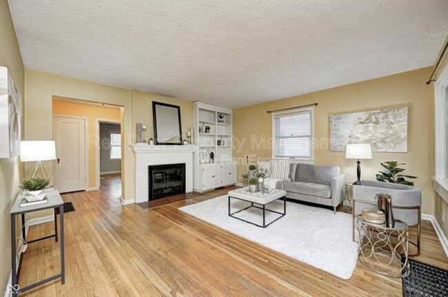 Photo - 6115 Indianola Ave Apartment