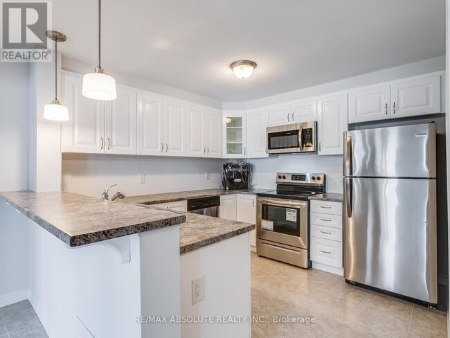 Building Photo - 315 Pumpkinseed Cres