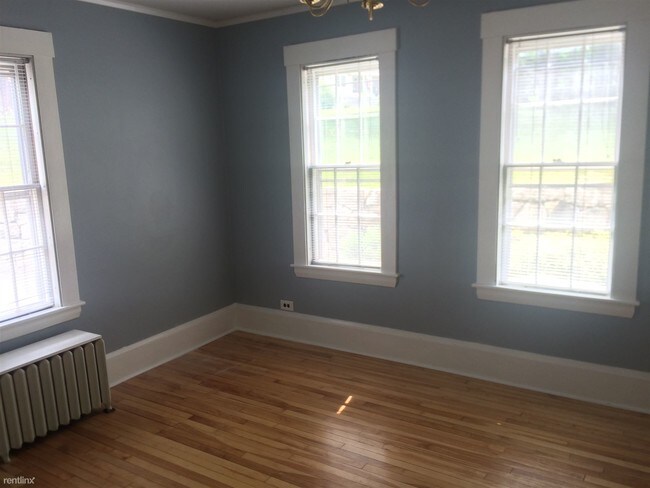 Foto del edificio - 3 br, 2 bath Apartment - 73 Noble St.