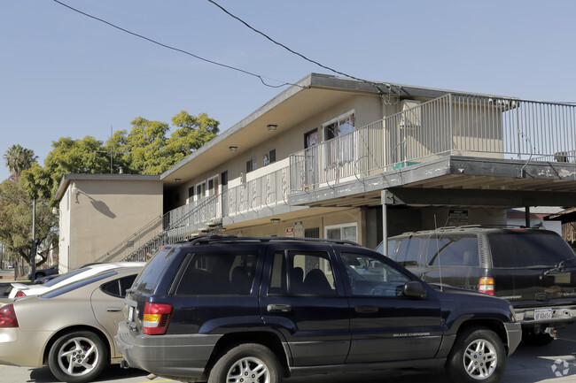 Building Photo - Artesia Apartments