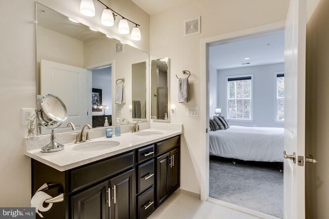 Building Photo - 43095 Wynridge Dr
