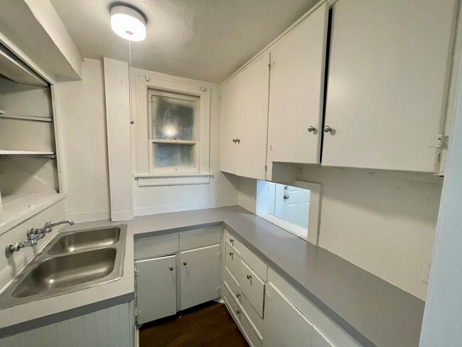 Foto del edificio - RENOVATED STUDIO WEST CENTRAL APARTMENT | HISTORIC BUILDING | PET FRIENDLY