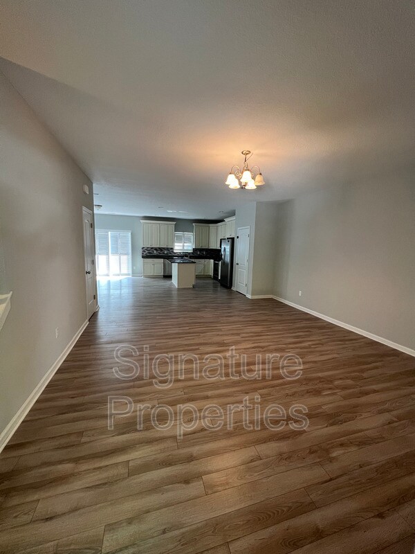 Building Photo - 405 San Antonio Blvd