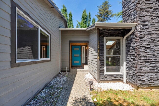 Building Photo - 22826 NE 21st Pl