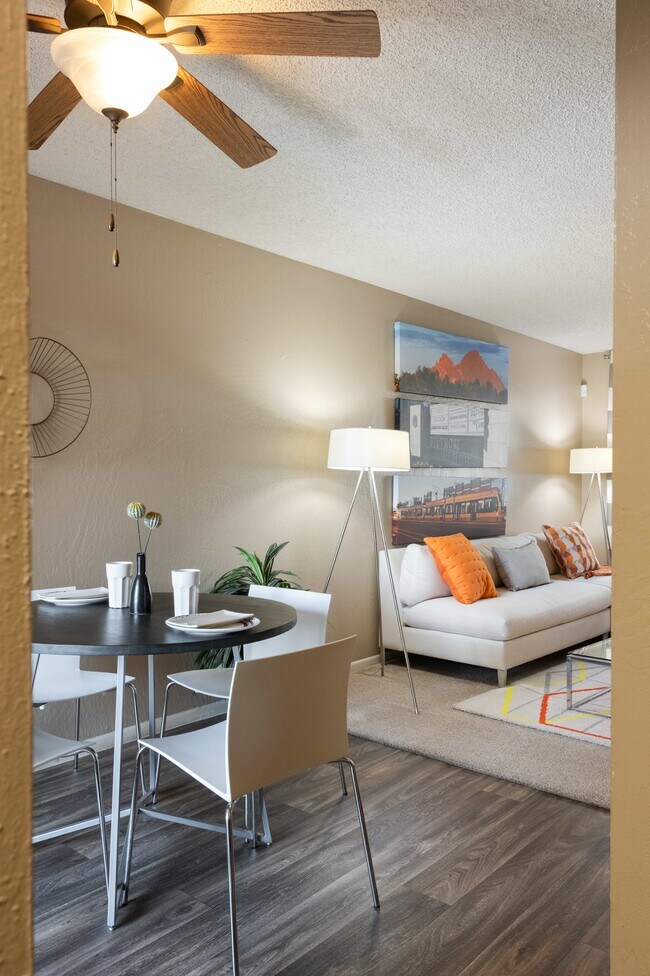 Foto del edificio - Camelback Cove Apartments