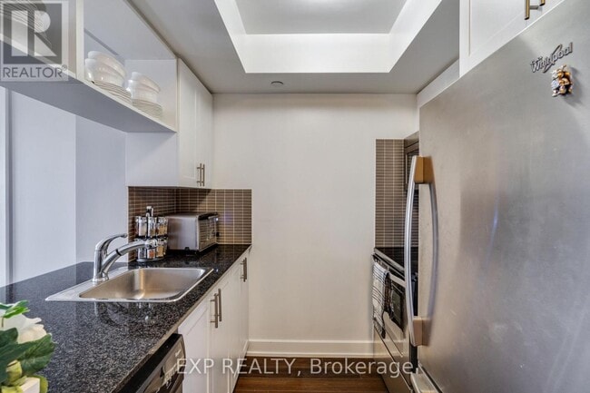 Photo du bâtiment - 2 Eva Rd