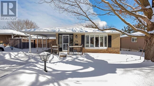 Photo du bâtiment - 15 Banff Dr