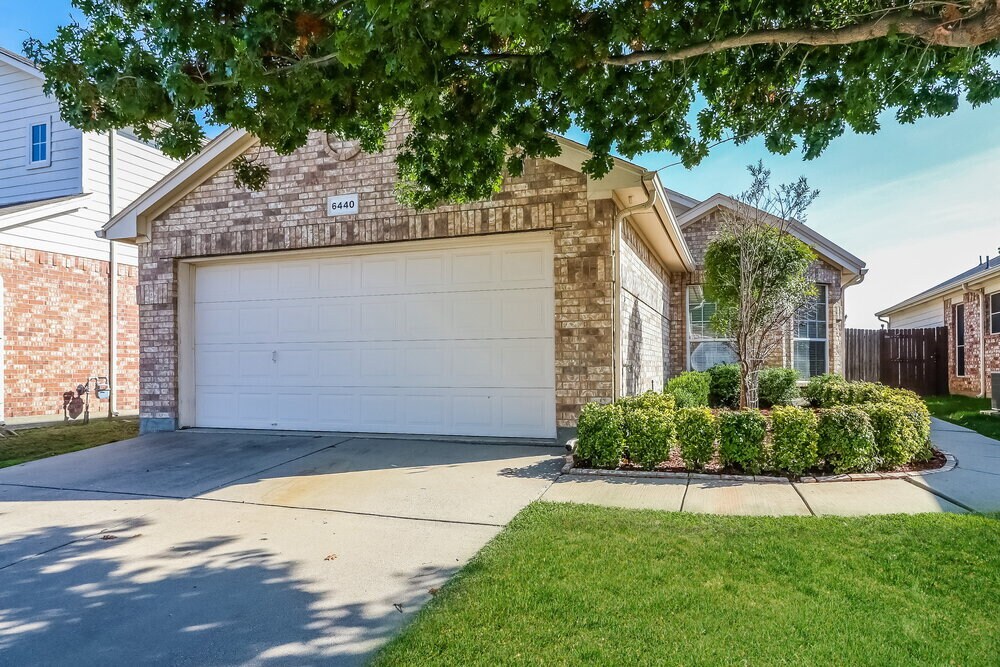 Foto principal - 6440 Regina Dr