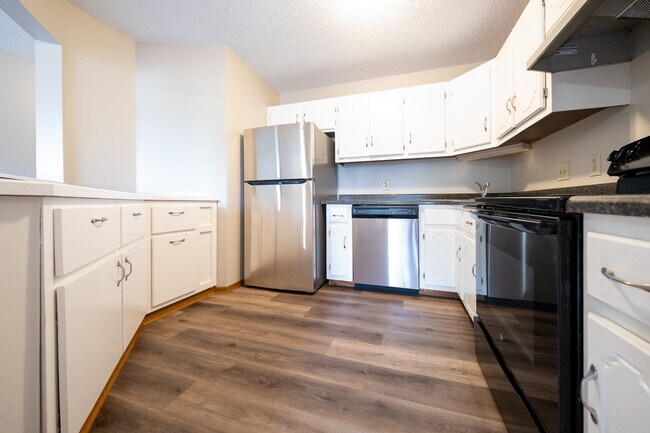 Building Photo - 6682 162nd Ct
