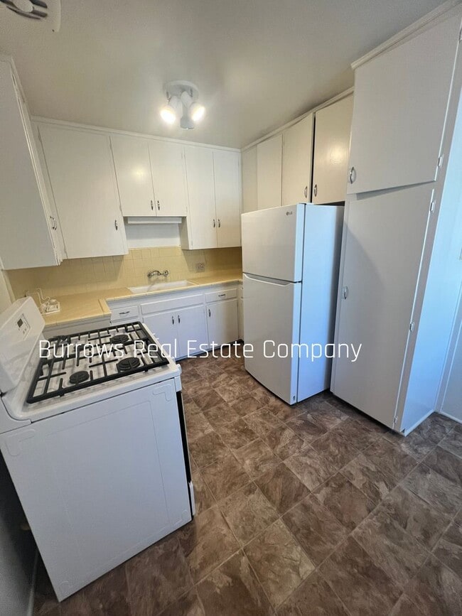 Building Photo - 267 N Dos Caminos Ave