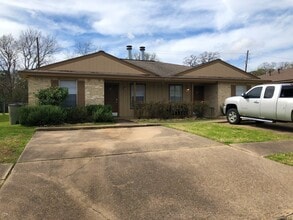 Building Photo - 2428 Pecan Ridge Dr