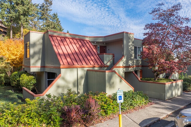 Exterior - Banbury Apartments
