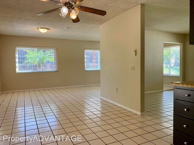 Foto del edificio - 3 br, 2 bath House - 2885 Westridge Rd.